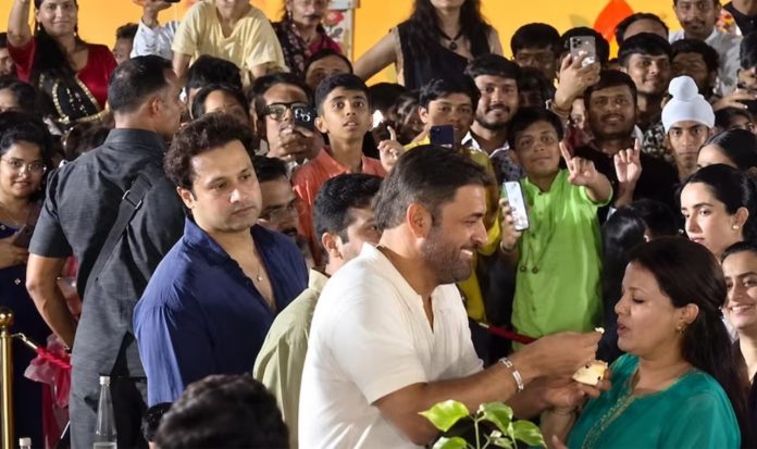 ms dhoni funny ice cream moment ms dhoni funny ice cream moment